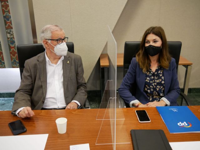 Mª Carmen Ruiz Jódar: Salud da un acelerón a la vacunación con 70.000 dosis esta semana a pesar de la improvisación del Gobierno de España - 1, Foto 1