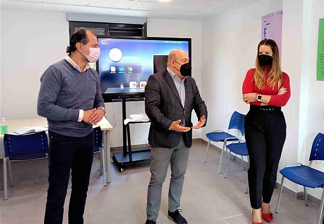 El programa 100x100 Activación comienza a dar sus frutos y recibe la visita del alcalde y el concejal de Empleo - 1, Foto 1