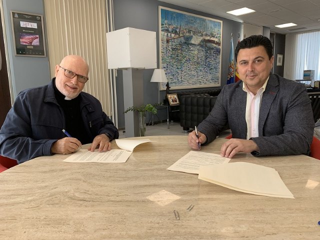 El Ayuntamiento renueva convenio de colaboración con Cáritas Santiago de la Ribera - 1, Foto 1