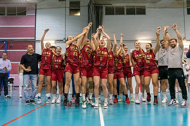 El equipo de Balta López revalida su título de campeón junior femenino, Foto 2