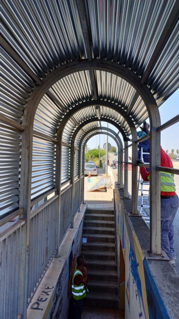 Fomento sustituye la cubierta de acceso al túnel peatonal que comunica los barrios de San Antón y San Basilio - 4, Foto 4