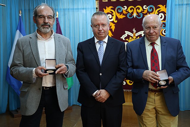 Antonio Carvajal y Javier Díaz Gil reciben la Medalla de San Isidoro de Sevilla - 2, Foto 2