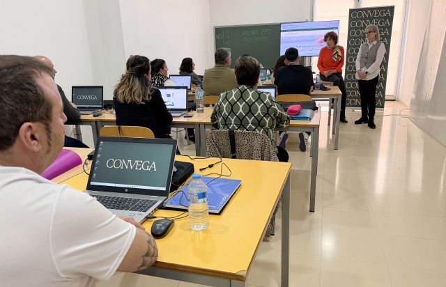 CONVEGA imparte cursos de competencias digitales para facilitar el acceso al empleo en la Vega Baja - 2, Foto 2