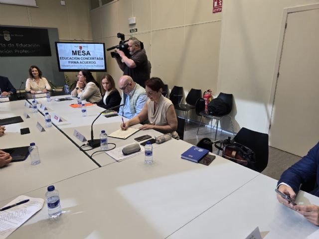 UGT valora positivamente el acuerdo que dará estabilidad al personal de la Ense&ntilde;anza Concertada en la Región hasta 2029 - 2, Foto 2