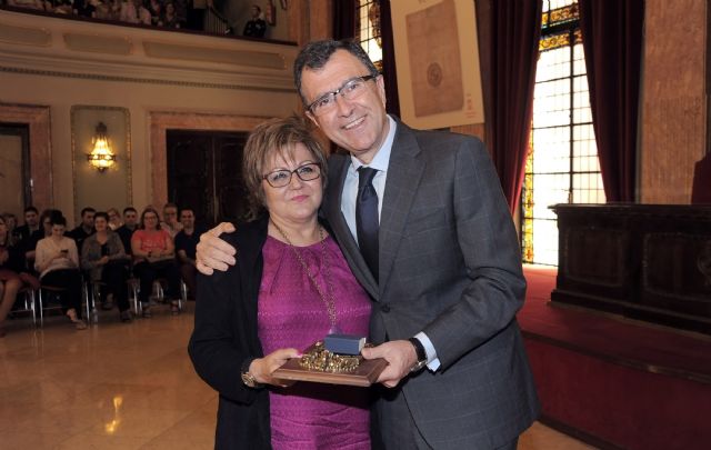 Homenaje a los 39 funcionarios municipales que se jubilan durante este 2016 - 2, Foto 2