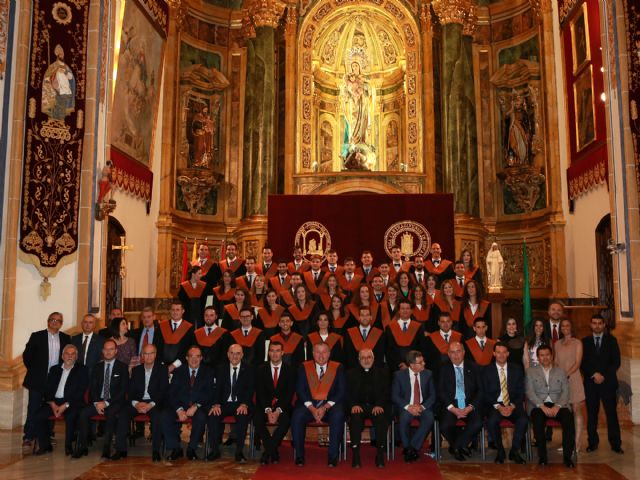 Los alumnos de Ingeniería Civil, Arquitectura, Edificación y Caminos recogen sus diplomas - 2, Foto 2