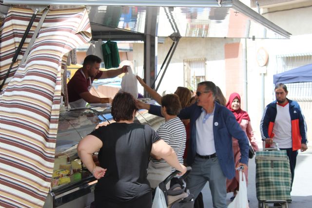 DEMOCRACIA PLURAL visita el mercado de Fortuna - 2, Foto 2