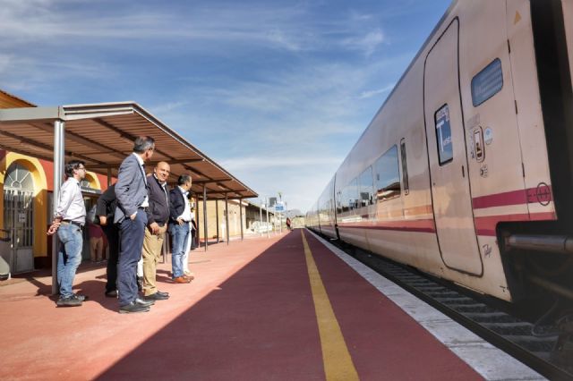 Diego Conesa: Con el segundo híbrido con parada en Cieza cumplimos nuestro compromiso de vertebrar los territorios de la Vega Alta y el Noroeste - 1, Foto 1