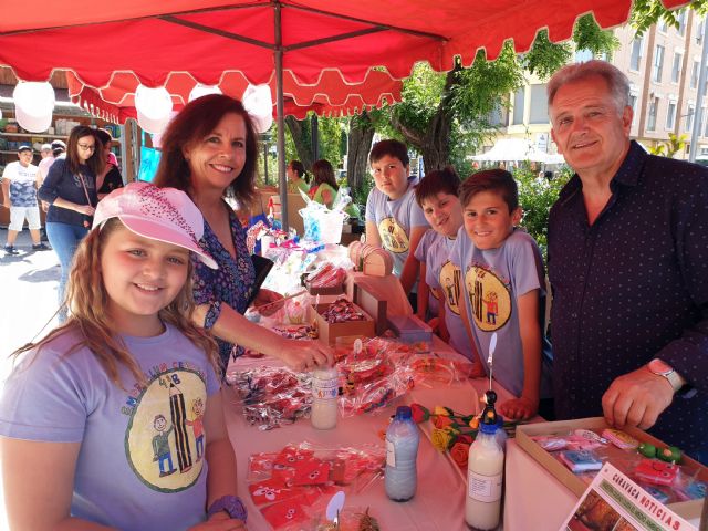 Las cooperativas escolares del Cervantes venden sus productos en el mercado semanal - 2, Foto 2