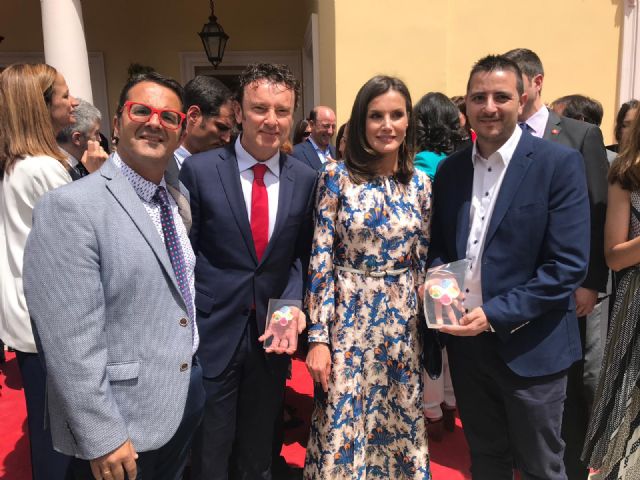 Los trabajadores a nivel nacional del Banco Santander premian el proyecto Apoyo educativo en el aula para niños con discapacidad y enfermedades raras que desarrolla D´Genes, Foto 6