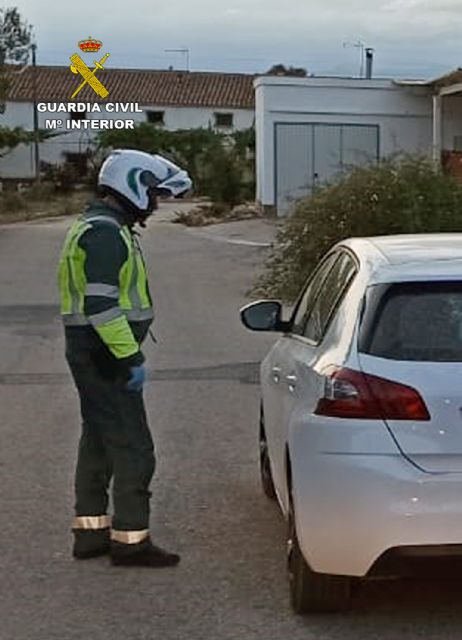 La Guardia Civil investiga a un conductor que cuadruplicaba la tasa máxima de alcohol permitida - 1, Foto 1