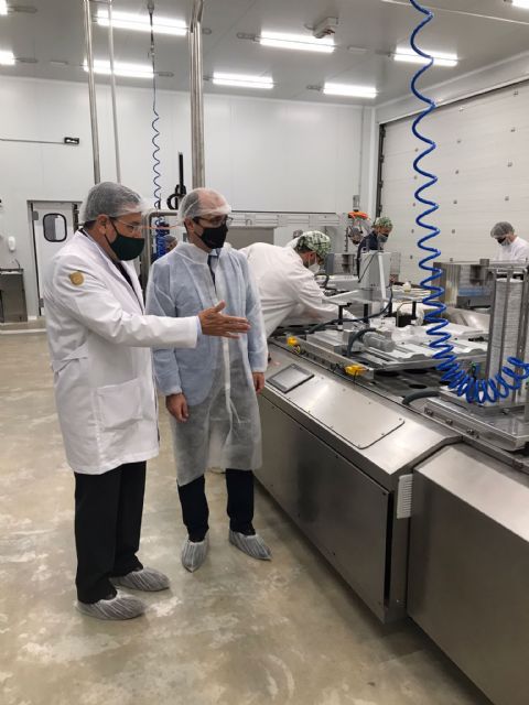 El director del INFO visita la empresa ´Willy´ especializada en fabricar hojaldres con originales rellenos - 1, Foto 1
