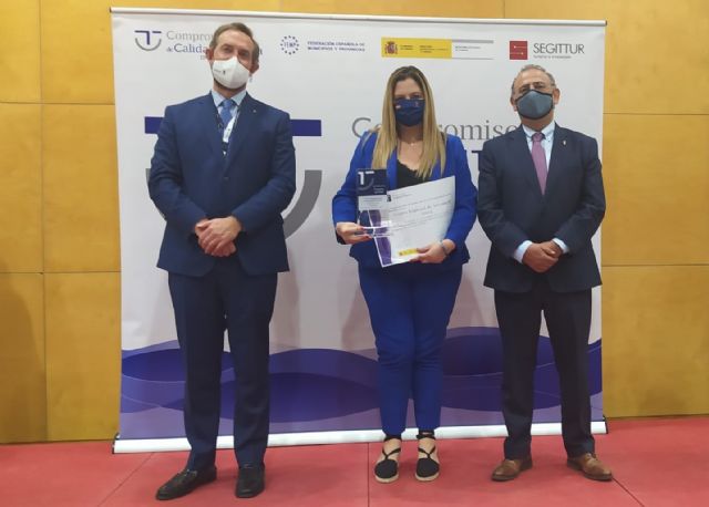 El Centro de Artesanía de Lorca recibe en Fitur el premio Sicted como segundo finalista de ´Establecimiento más competitivo de 2020´ - 1, Foto 1