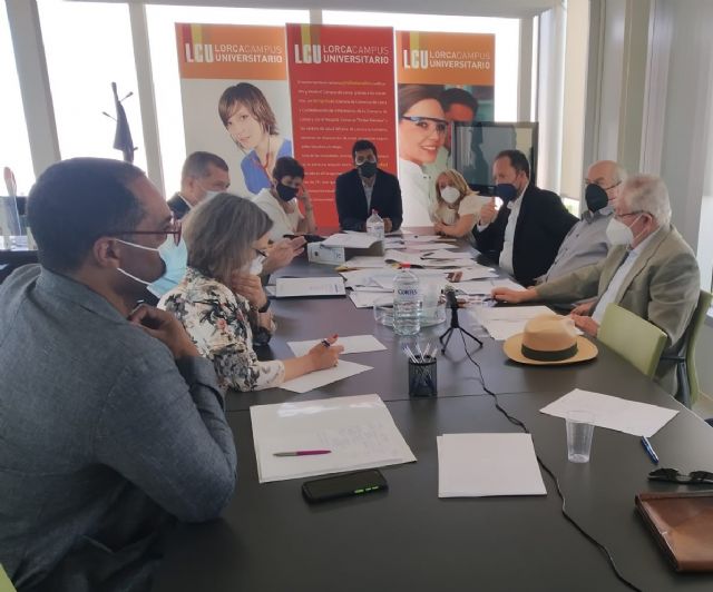 Adjudicadas las obras de rehabilitación de la fachada del edificio principal del Campus de Lorca - 1, Foto 1