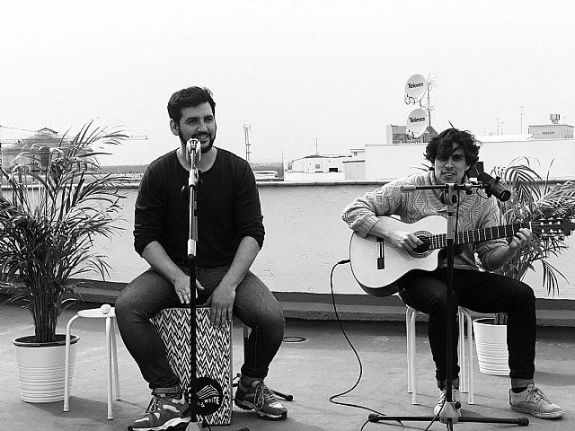 Andrés Iwasaki reversiona su tema Nace el hombre junto a Fran Perea - 2, Foto 2