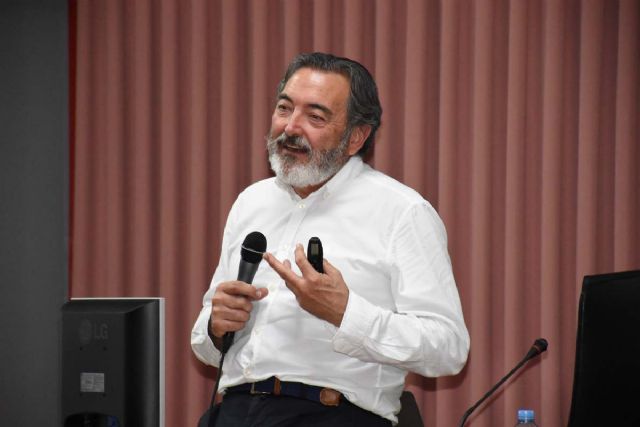 Concluyen en Calasparra las XII Jornadas de ´Una Educación para el siglo XXI´ con la conferencia del neurólogo Salvador Martínez - 2, Foto 2