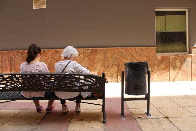 El Ayuntamiento de Puerto Lumbreras instala 50 papeleras nuevas en el municipio - 4, Foto 4