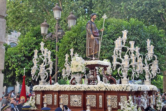 No faltaron las mantillas, en el cortejo de San José Obrero que le imprimieron ese aire popular, auténtico, de barrio, que tanto se añora en nuestra religiosidad popular - 2, Foto 2