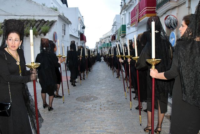 Sevilla . La Hermandad de la Soledad, reflejo de la Pasión y la Esperanza en el corazón del Viernes Santo de Alcalá del Río - 2, Foto 2