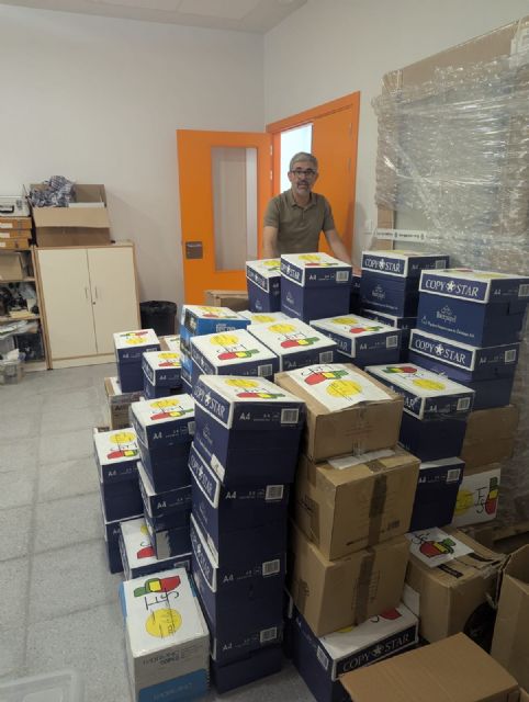 Más 1.300 libros llegan a Catarroja gracias a la iniciativa del IES Francisco Ros Giner - 1, Foto 1