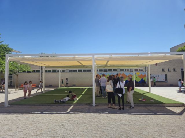 Educación acelera la instalación de los 40 toldos adjudicados en CEIP del municipio con una inversión de 400.000€ - 2, Foto 2
