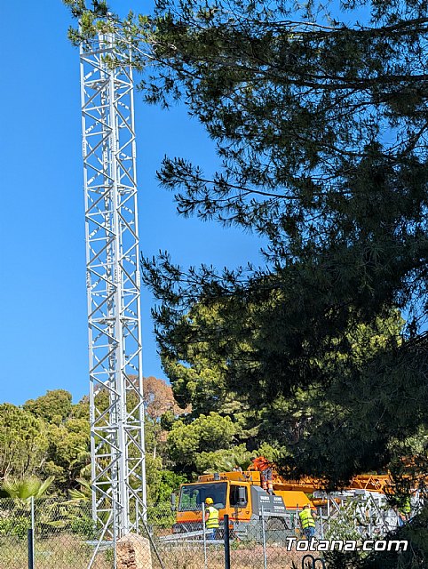 Vecinos de La Charca convocan una concentración pacífica contra la instalación de una antena de telefonía móvil, Foto 2