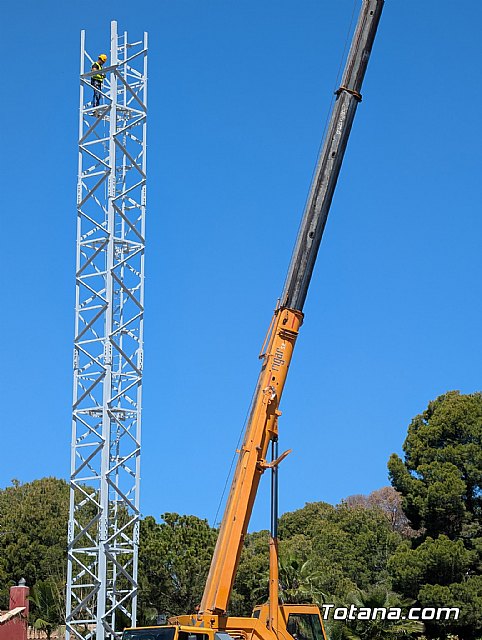 Vecinos de La Charca convocan una concentración pacífica contra la instalación de una antena de telefonía móvil, Foto 6