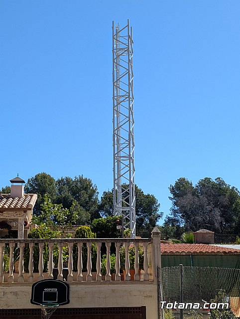 Vecinos de La Charca convocan una concentración pacífica contra la instalación de una antena de telefonía móvil, Foto 7
