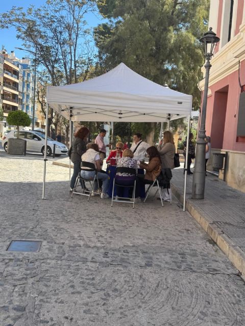 Jumilla continúa con las acciones del proyecto europeo ´Breaking Isolation´ con nuevas citas de la mesa camilla y la campaña ´¿Podemos hablar?´ - 4, Foto 4