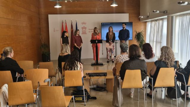 Murcia impulsa un proyecto piloto pionero para combatir la soledad no deseada de las personas mayores desde sus hogares con CASAL TV - 4, Foto 4
