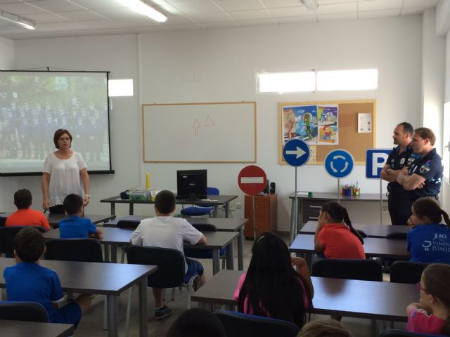 La alcaldesa clausura los cursos de Seguridad Vial impartidos a los alumnos de Primaria - 2, Foto 2