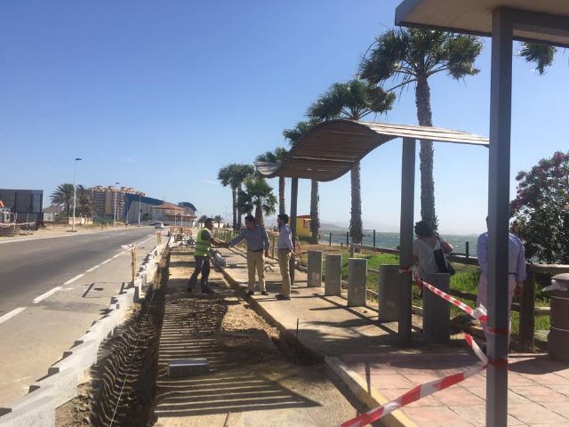 La construcción de una acera desde playa Mistral al pabellón deportivo, en La Manga  mejora la seguridad de los peatones - 1, Foto 1