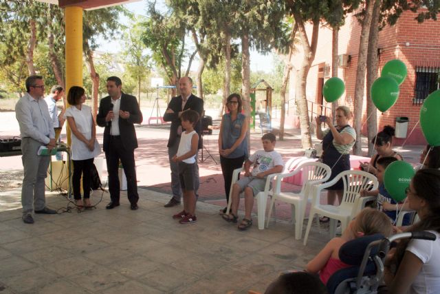 Ecovidrio hace entrega al Colegio de Educación Especial Eusebio Martínez, el premio como ganadores del concurso Aprende a reciclar vidrio en tu cole - 2, Foto 2