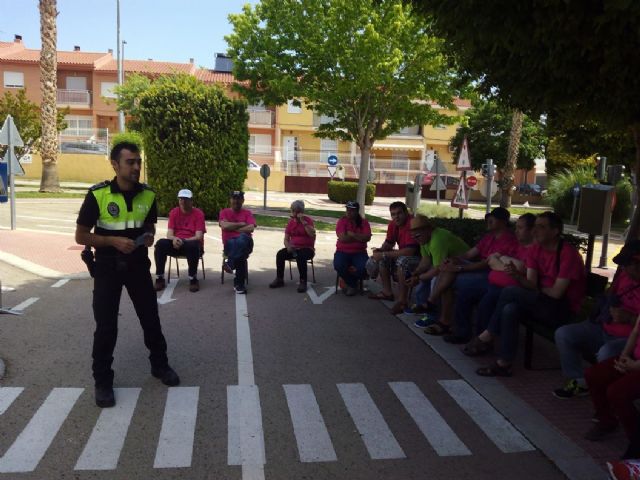 Los centros de Día para la Discapacidad del Ayuntamiento de Totana celebran una jornada especial de Educación vial, Foto 9
