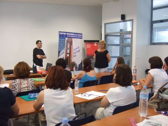 Begins "Training course for the Care of Dependents" in the CLD, Foto 1