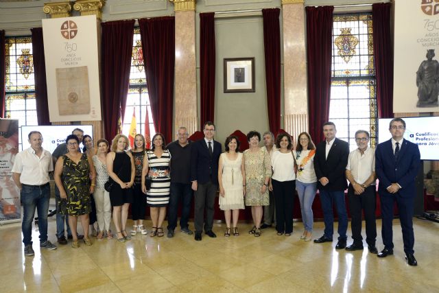 Hacia el primer puesto de trabajo con formación y un título bajo el brazo - 3, Foto 3