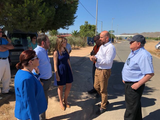 Los vecinos de Lobosillo contarán con una vía de acceso a la pedanía más ancha y segura - 2, Foto 2