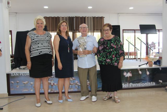 Los hogares de San Pedro y Lo Pagán cierran el curso con actuaciones, exposición de trabajo y homenaje a sus socios de mayor edad - 2, Foto 2