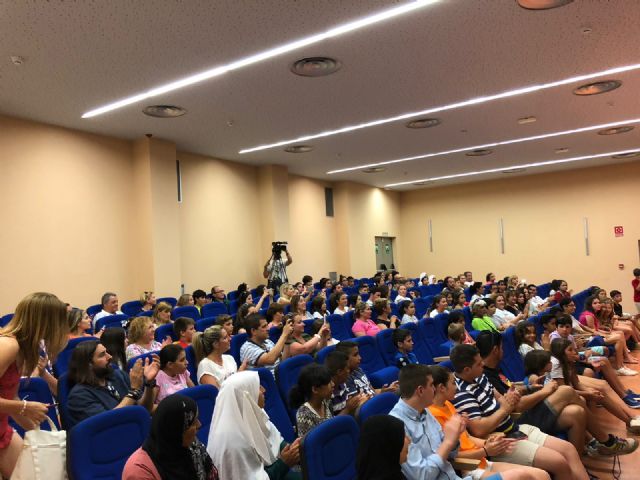 La concejalía de Deportes entrega 56 becas entre los alumnos del programa escolar de Vela y Piragüismo - 2, Foto 2