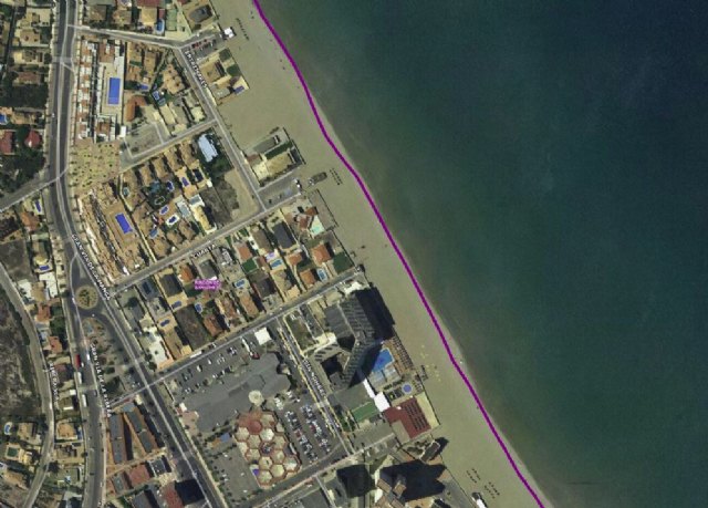 Sanitarios han atendido y evacuado al hospital a una mujer con síndrome de inmersión en la Manga - 1, Foto 1