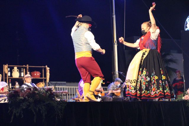 Las Fiestas Patronales arrancan con  la Muestra de Folklore Villa de San Pedro - 3, Foto 3