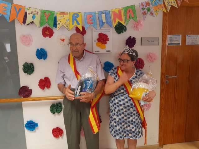 José Acosta Méndez y Soledad Olivares Ruiz, rey y reina del Centro de Día para Mayores SEDA-Alzheimer, Foto 1