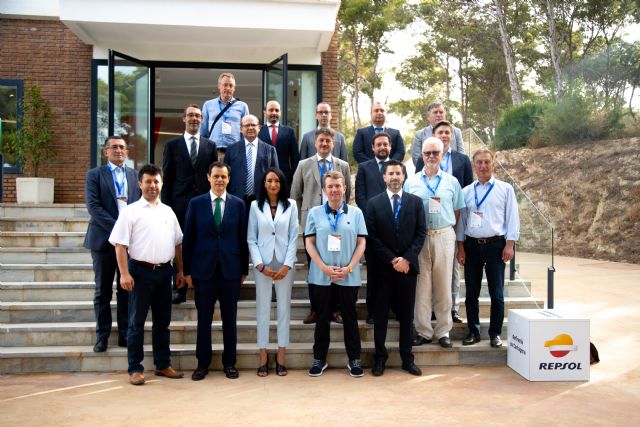 La Comisión de Política Económica del Comité Europeo de las Regiones visita el complejo industrial de Repsol en Cartagena - 1, Foto 1