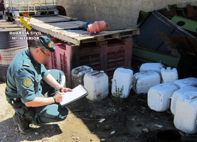 La Guardia Civil inspecciona dos explotaciones agrícolas y un centro de gestión de residuos y detecta 21 infracciones en materia de residuos, industria, sanidad vegetal y protección ambiental - 4, Foto 4