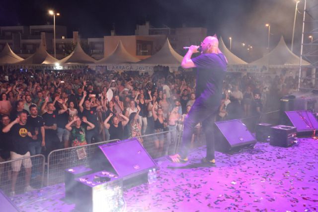 La inauguración de las barracas populares inicia un largo fin de semana en las Fiestas Patronales - 1, Foto 1