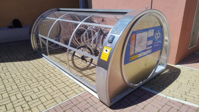 El Ayuntamiento instala tres aparcabicis seguros en Alcantarilla con capacidad para 22 bicicletas o patinetes - 2, Foto 2