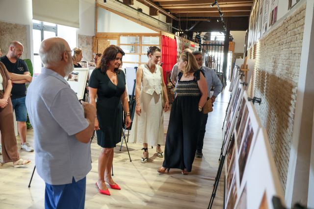La Casa del Artesano de Lorca acoge la exposición fotográfica y documental con motivo del XXV Aniversario de ARTELOR - 1, Foto 1