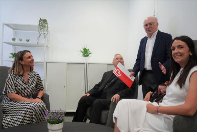 La Comunidad facilita la apertura del espacio formativo para jóvenes vulnerables de Cáritas - 1, Foto 1