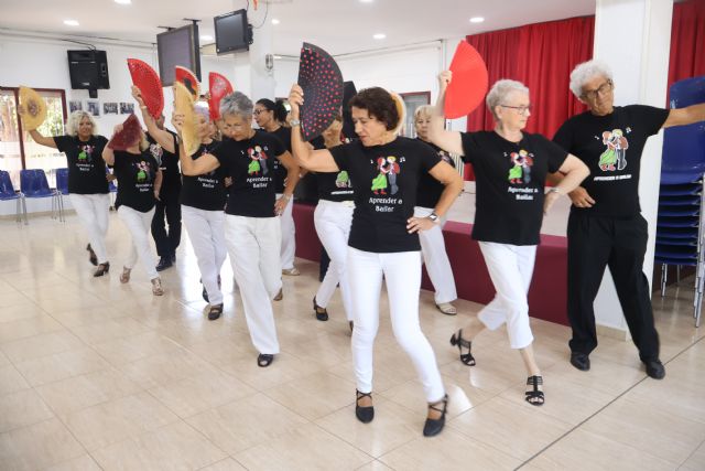Los hogares de San Pedro y Lo Pagán acaban el curso con premios, reconocimientos y una muestra de los trabajos realizados en los talleres - 1, Foto 1