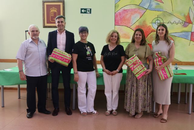 Los hogares de San Pedro y Lo Pagán acaban el curso con premios, reconocimientos y una muestra de los trabajos realizados en los talleres - 3, Foto 3